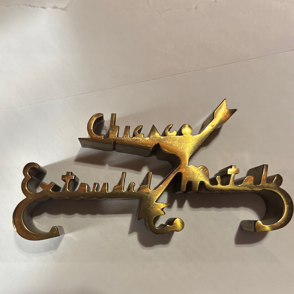 Vintage Brass Paperweight Chicago Extruded Metals - Picture 1 of 1